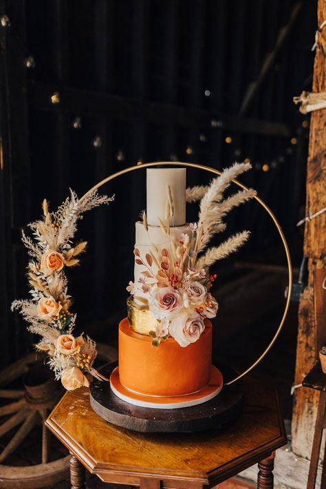 3 Layer Wedding Cake Rustic, Bohemian Cake Wedding, Wedding Cake Hoop Stand, Boho Cake Decor, Bohemian Wedding Cake Boho Chic, Boho Wedding Cake Stand, Rust Color Wedding Cake, Terracota Wedding Cakes, Rustic Orange Wedding Cake