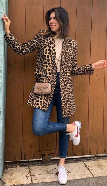 Leopard Blazer Outfit Street Style, Animal Print Blazer Outfit, Animal Print Cardigan Outfit, Leopard Print Blazer Outfit, Leopard Blazer Outfit, Leopard Print Coat Outfit, Print Jacket Outfit, Outfits Leggins, Animal Print Cardigan