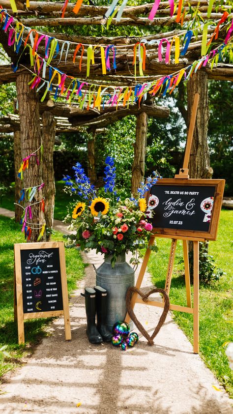 Folk Wedding Decoration, Barn Rustic Wedding, Festival Garden Party, Village Fair, Music Festival Wedding, Festival Themed Party, Wedding Transport, Festival Style Wedding, Festival Themed Wedding