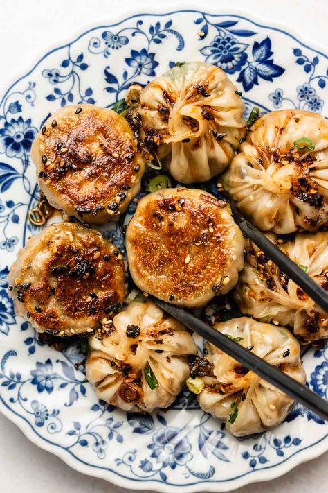 Crispy Bottom Dumplings, Xia Long Bao Recipe, Soup Filled Dumplings, Pan Fried Soup Dumplings, Shrimp Bao Buns, Vegan Soup Dumplings, Vegan Xiao Long Bao, Vegetarian Xiao Long Bao, Curry Dumplings