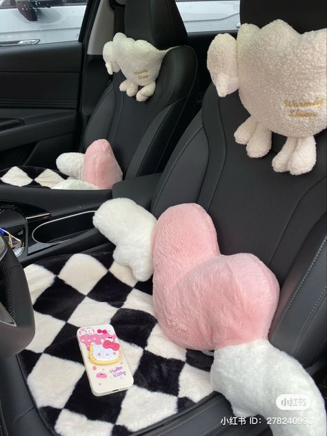 Car Tan Interior Decor, Aesthetic Car Floor Mats, Car Pillow Decor, Car Designs Ideas, Plushies In Car, Kawaii Car Decor, Sanrio Car Decor, Cute Car Mats, Car Astethic Interior