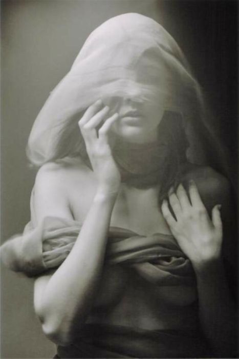 Francis A Willey - Longing of a ghost. S) Julia Margaret Cameron, Ange Demon, Conceptual Photography, Salou, Dark Photography, Dark Beauty, Surreal Art, Black And White Photography, Photography Inspiration