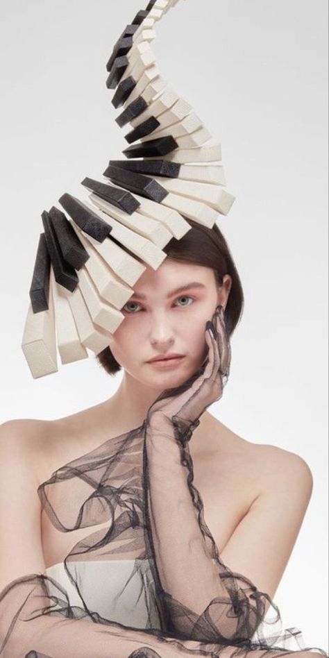 Headpiece Diy, Philip Treacy, Couture Hats, Crazy Hats, Body Adornment, Fancy Hats, Creation Couture, Fascinator Hats, Derby Hats