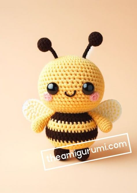 Crochet Bee Luna Amigurumi Pattern Free Crochet Baby Toys Free, Crochet Keyring Free Pattern, Knitting Sweaters Diy, Kawaii Amigurumi, Baby Bumble Bee, Crochet Toys Free Patterns, Crochet Pieces, Crochet Doll Tutorial, Crochet Animal Amigurumi