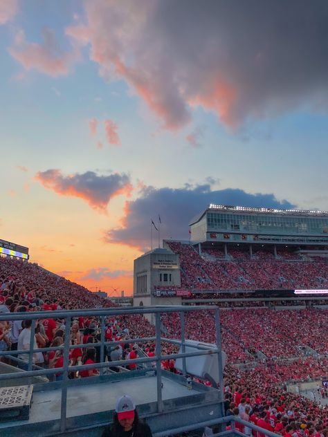 Ohio State Buckeyes Aesthetic, Ohio State Campus, Ohio State University Aesthetic, Ohio State Aesthetic, Romanticize College, Ohio Aesthetic, Gameday Aesthetic, Sunset Clouds Aesthetic, Ohio State University Campus