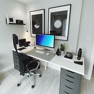 Oliur (@ultralinx) • Instagram photos and videos White Minimalist Desk, Best Ergonomic Office Chair, Setup Pc, Modern Home Office Desk, Modern Home Office Furniture, Gaming Setup Ideas, Setup Inspiration, Minimalist Home Office, Computer Desk Setup