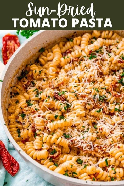 This creamy and delicious Sun-Dried Tomato Pasta is sure to be a hit with the entire family! It’s bursting with flavor and on the table in less than 30 minutes! Pasta Recipes Sundried Tomatoes, Saucy Pasta, Dried Tomato Pasta, Spaghetti Pasta Salad, Sun Dried Tomato Pasta, Sundried Tomato Pasta, Best Easy Dinner Recipes, Chicken Fajita Pasta, Tomato Pasta Recipe