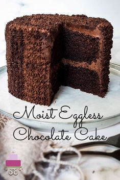 This moist eggless chocolate cake is so deliciously moist and super easy to make. It is so good, no one will guess it's a cake without eggs! #moistegglesschocolatecake #egglesschocolatecakerecie #vegetariancake #howtomakeegglesschocolatecake #chocolatecakewithvinegar #egglesschocolatecakewithvinegar #egglesschocolateckewithoutcondensedmilk #decoratedtreats #egglesscakerecipes Chocolate Cake With Icing, Egg Free Chocolate Cake, Eggless Dessert Recipes, Cake Without Eggs, Eggless Cake Recipes, Cake With Icing, Egg Free Cakes, Egg Free Baking, Eggless Chocolate Cake