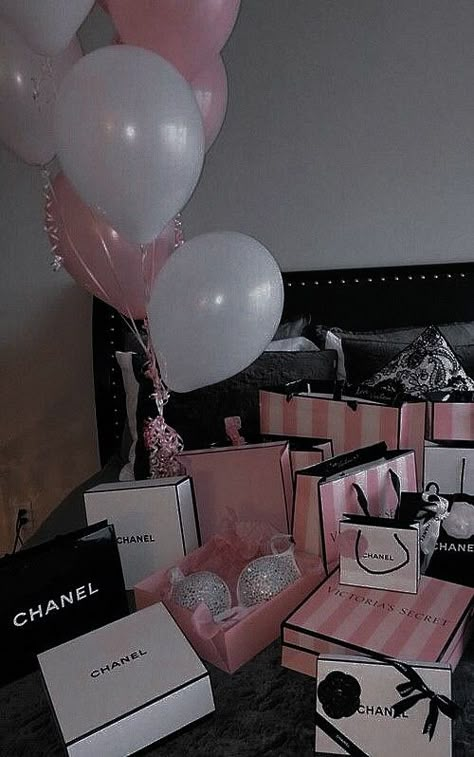 Birthday Goals, Luxury Lifestyle Dreams, Pink Girly Things, Rich Girl, Glam Makeup, 18th Birthday, 21st Birthday, Pink Aesthetic, Birthday Presents