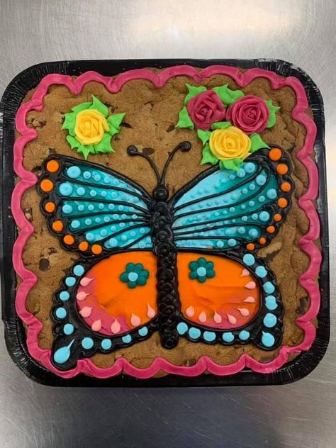 Butterfly Cookie Cake, Spring Cake Designs, Message Cookies, Spring Creative, Giant Cookies, Cookie Cake Decorations, Cookie Cake Designs, Easy Cakes, Cake Design Inspiration