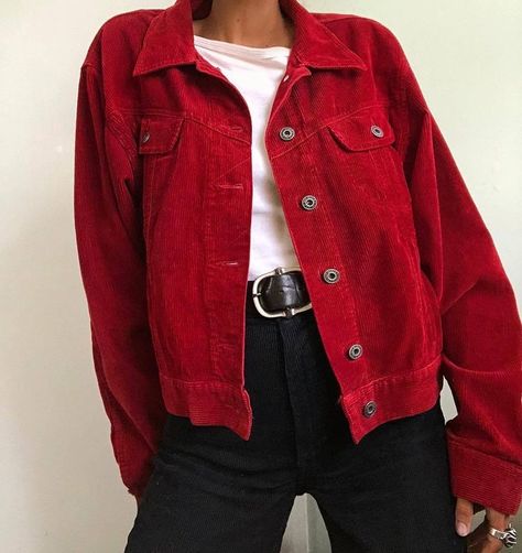 Red Curduroy Boxy Jacket, red jacket, jeans jacket? Black high waist jeans, white crop tee, boxy jacket, Topshop - Topshop Corduroy Boxy Jacket Grunge Look, Rory Gilmore, Party Outfits, Moda Vintage, Mode Vintage, Mode Inspiration, Looks Vintage, Red Jacket, Outfits Casuales