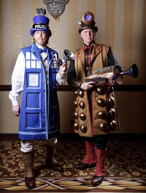 This Steampunk Who Cosplay is Incredible! Dalek Costume, Tardis Costume, Tardis Dress, Male Steampunk, Doctor Who Cosplay, Steampunk Halloween, Fritz Lang, Hallowen Costume, The Tardis