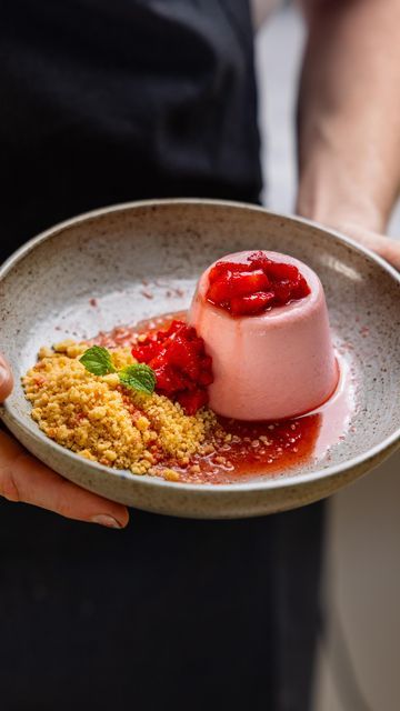 Morgan Hipworth on Instagram: "My homemade Strawberry Panna Cotta – an easy and impressive summer dessert just in time for Christmas! @westinghouseappliancesau - For the panna cotta: 5 gelatine leaves 2 punnets (500g) strawberries, tops removed ½ cup (125ml) full cream milk ⅓ cup (75g) caster sugar 1 teaspoon vanilla extract 1½ cups (375ml) thickened cream For the walnut shortbread crumb: 125g unsalted butter, softened ¼ cup (55g) caster sugar 1 cup (150g) plain flour, sifted ¼ cup (50g) rice flour, sifted ½ cup (50g) walnuts For the macerated strawberries: 1 punnet (250g) strawberries, tops removed and cut into cubes ½ cup (60g) icing sugar ½ teaspoon lemon juice 1 tablespoon raspberry liquor To serve small/micro mint leaves To make panna cotta, grease 6 moulds. Soak Raspberry Liquor, Walnut Shortbread, Raspberry Panna Cotta, Strawberry Panna Cotta, Thickened Cream, Vanilla Panna Cotta, Macerated Strawberries, Almond Tart, Raspberry Almond