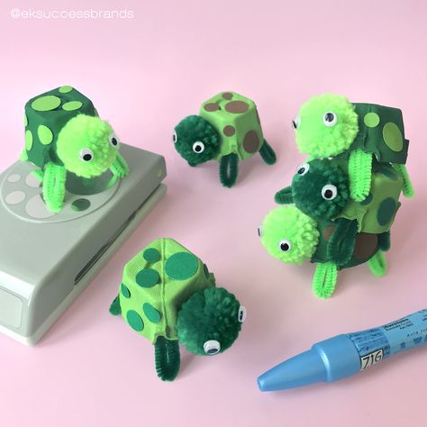 Turtle With Egg Carton, Turtle Egg Carton Craft, Paper Confetti, Glue Pen, Egg Carton, Pipe Cleaner, Easy Crafts For Kids, Pom Pom, Dinosaur Stuffed Animal