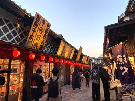 Senkyakubanrai’s Seafood Saga: Is the Cost of Tradition Justified for Travelers? » Hirameki Japan Okinawa Food, Tranquil Art, Tokyo Skytree, Tokyo Station, Art Retreats, Travel Budget, Tokyo Travel, Kyushu, Fukuoka