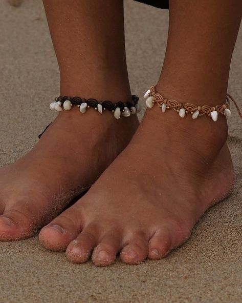 Some of our handmade jewelry that we subconsciously decided to make in Black and Tan 😅 We love both of these colours, and even more side by side! Which is your favourite? 🧡🖤 Shop our collection online now at www.jaiyen.store 🌺 You can also visit us in store @jai.yen_kohphangan & Jai Yen Koh Lanta 🌴 . . . #handmadejewelry #handmadejewellery #handmadejewelrydesign #handmadenecklace #macramenecklace #macramejewelry #bohojewelry #bohemianjewelry #bohonecklace #summerjewelry #summerstyle #ankleb... Handmade Anklets, Koh Lanta, Handmade Jewelry Designs, Moonstone Necklace, Shell Jewelry, Coconut Shell, Bead Shop, Macrame Jewelry, Pearl Shell