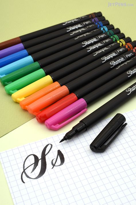 Sharpie Brush Pens offer quick-drying and water-resistant ink in a flexible brush pen that's great for coloring and lettering! Brush Pen New Pen, Sharpie Brush Pen, School Backpack Essentials, Brush Pen Lettering, Creative Notebooks, Kawaii School Supplies, Sharpie Pens, Study Stationery, Sharpie Markers