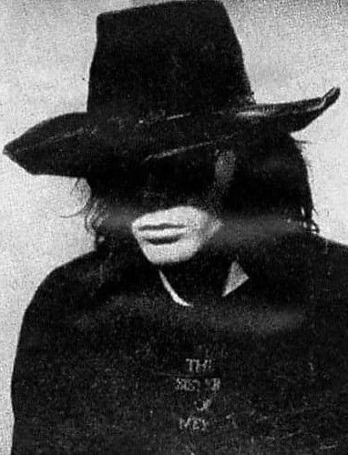 Goth Cowboy, Andrew Eldritch, Western Artwork, Cowboy Aesthetic, Sisters Of Mercy, Costume Inspo, 다크 판타지, Western Aesthetic, Southern Gothic