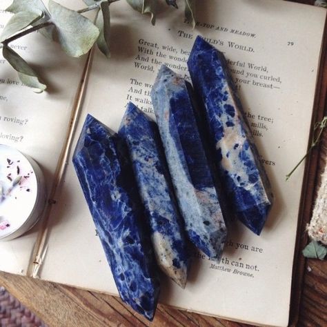 #crystals #stones #minerals #gemstones #blog #Marianna_Loginova #ArtBeadedHouse Ravenclaw Pride, Ravenclaw Aesthetic, Ravenclaw House, Simply Life, Crystal Aesthetic, Hogwarts Aesthetic, Harry Potter Aesthetic, Hogwarts Houses, Witch Aesthetic