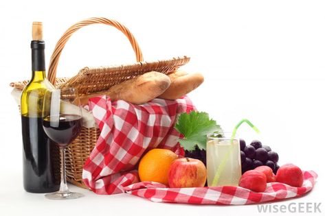 The best foods to take on a picnic are those that can be served cold and won't go bad easily. When choosing food for a picnic, you... Food For A Picnic, Stuffed Cherry Tomatoes, Picnic Side Dishes, Graphics Resources, Good Foods, Making Fried Chicken, Salad Fruit, Picnic Baskets, Sandwich Fillings