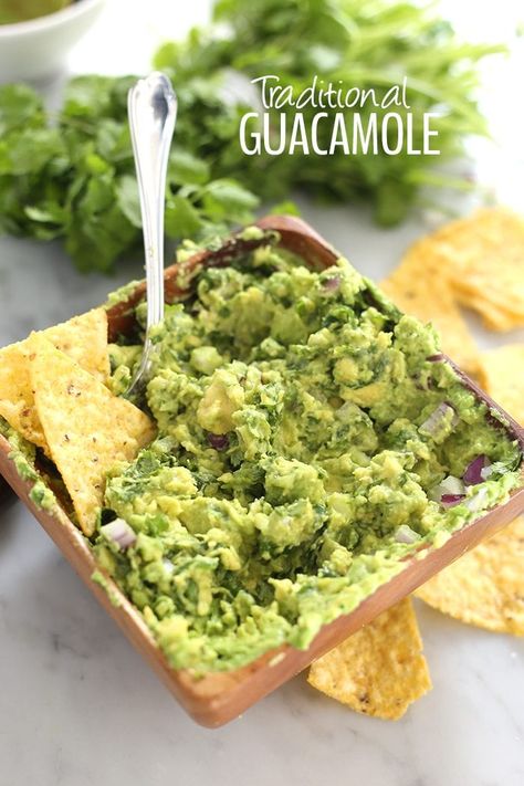 Have you ever wondered how to make a traditional guacamole recipe like they do in the avocado region of Mexico? This recipe was passed down from traditional Michocan chefs that will surprise you with its simplicity and flavor! Traditional Guacamole Recipe, Traditional Guacamole, Authentic Guacamole Recipe, Best Avocado Recipes, Guac Recipe, Detoxifying Food, Homemade Guacamole Recipe, Homemade Guacamole, Guacamole Recipe