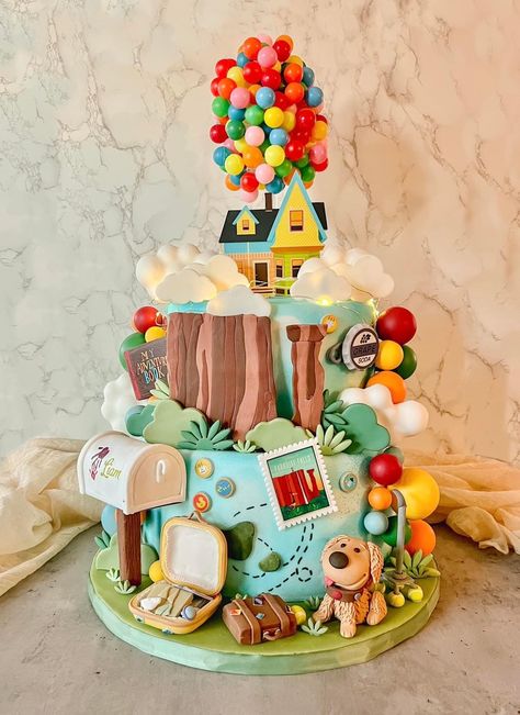 Disney Up Cake Ideas, Up Themed Wedding Cake, Up Wallpaper Disney, Disney Character Cake, Up 1st Birthday Theme, Up Baby Shower Theme Disney, Up Wedding Cake, Pixar Cake, Up Themed Party