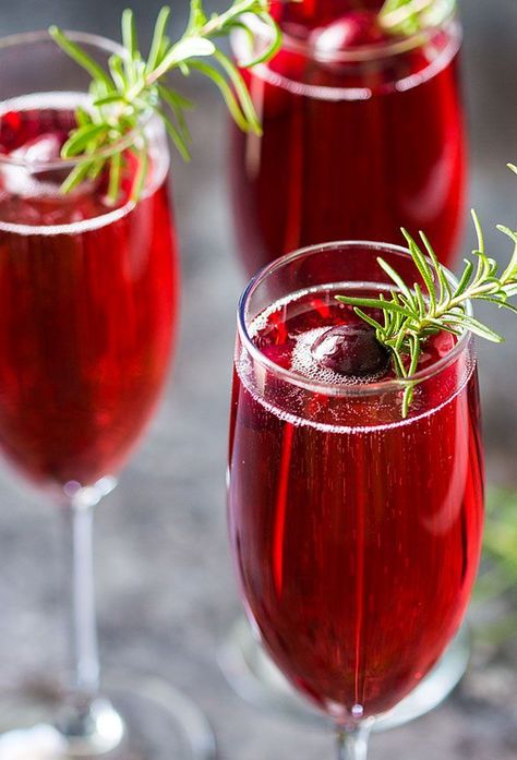 Cranberry Mimosas | The Blond Cook Cranberry Mimosa Recipe, Cranberry Mimosas, Poinsettia Cocktail, Cranberry Fizz, Cranberry Mimosa, Cranberry Juice Cocktail, Mimosa Recipe, Cranberry Cocktail, Holiday Brunch