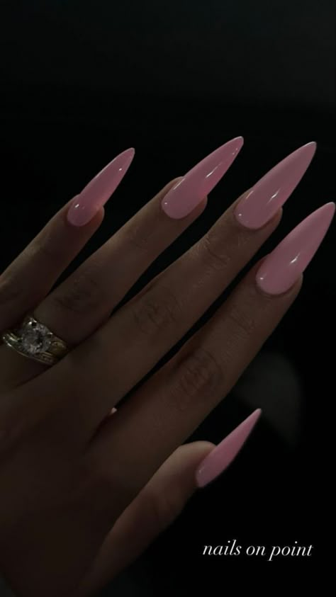 Classy Almond Nails, Punk Nails, Edgy Nails, Casual Nails, Almond Acrylic Nails, Soft Nails, Unique Acrylic Nails, Acrylic Nails Coffin Short, Pink Acrylic Nails