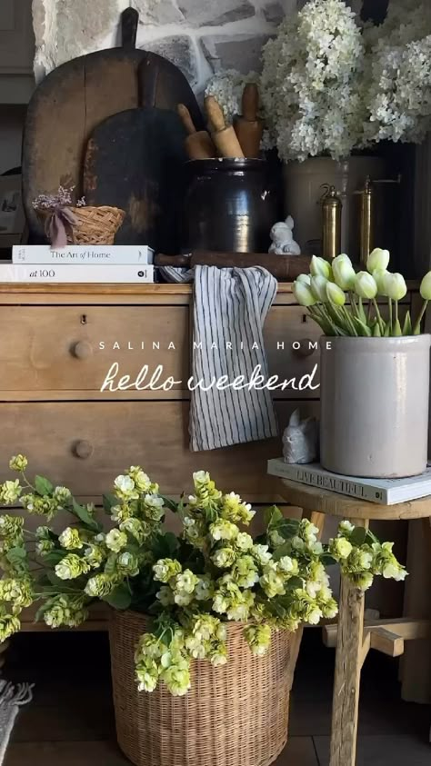 salina maria home (@salinamariahome) • Instagram photos and videos Collected Interiors, English Garden Design, Cottage Farmhouse Decor, Boho Chic Living Room, European Cottage, Classic Cottage, Hello Weekend, Nancy Meyers, April 6