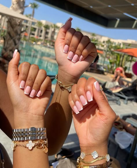 Overlay Nails, French Tip Acrylic Nails, Soft Life, Classy Acrylic Nails, Short Acrylic Nails Designs, Girls Nails, Classy Nails, Chic Nails, Short Acrylic Nails