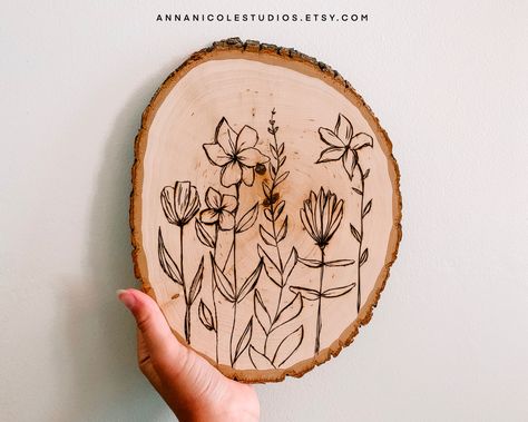 Wood Burn Designs Easy, Wood Burning Ideas Flowers, Simple Woodburning Designs, Easy Woodburning Ideas, Woodburn Flowers, Wood Burning Flowers Simple, Wood Burned Flowers, Floral Wood Burning Patterns, Wood Burning Flowers