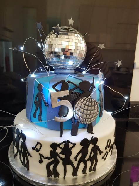 Disco Party Cake Toppers, Birthday Cake 70s Theme, Disco Themed 50th Birthday Party, 50th Birthday Disco Party Ideas, 70s 50th Birthday Party, 70s Themed Cake Ideas, 50th Birthday Party 70s Theme, 70s Bday Cake, Abba Themed Cake