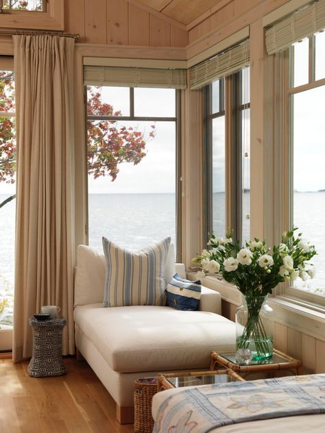 This chaise lounge is the perfect space to sit and enjoy a book while also taking in the extraordinary views. Neutral accessories give the space personality and softness. Cottage Makeover, Sarah Richardson Design, Sarah Richardson, Style Cottage, Cottage Living, Cool Ideas, South Shore, White Furniture, A Living Room