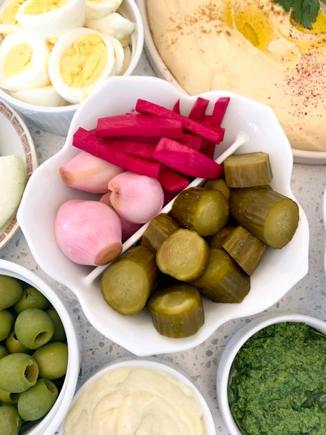 Lebanese Pickles, Pickles Recipes, Mushroom Meatballs, Pickled Turnips, Pickled Shallots, Sour Pickles, Lebanese Food, Persian Cucumber, Homemade Pickles