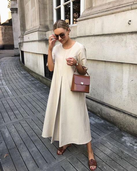 This Stylish Dress Is a Minimalist's Dream Linen Fashion, Minimalist Dresses, Mode Casual, Minimal Outfit, Instagram Outfits, Outfits Spring, 가을 패션, Trending Dresses, Chic Dress