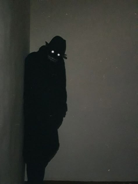 Scary Entities, Entities Spiritual, Creepy Bedroom Aesthetic, Shadow Horror, Creepy Silhouette, Satanic Pfp, Horrifying Images, Scary Shadow, Shadow Creatures