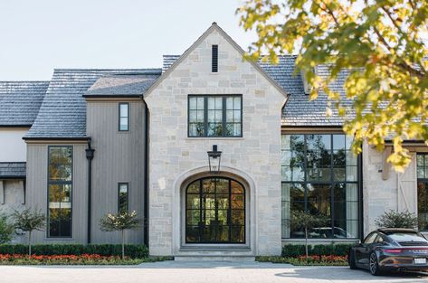 This modern English country estate home designed by Grand Tradition Homes along with Kate Marker Interiors is located in Bannockburn, Illinois. Modern English Country, Modern French Country, Casa Country, Modern French, Beautiful Home Designs, Casa Exterior, Modern Cottage, White Brick, English House