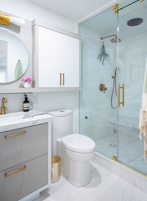 In this dramatic transformation, designer Emilia Wisniewski turns a dark, dated bathroom into a serene sanctuary. | Presented by PlumbingOnline.ca | Photographer: Jason Stickley Bathroom Remodel Ideas Small Layout, Luxe Small Bathroom, Cool Small Bathrooms, Small Three Quarter Bathroom, Best Bathroom Designs Small Spaces, Condo Bathroom Ideas Small Spaces, Small Condo Bathroom Ideas, Small 3 Piece Bathroom, Small Condo Renovation