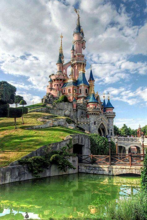 Not sure where this is at... Castle Photo, Castle Illustration, Castle Drawing, Sleeping Beauty Castle, Romantic Country, Cinderella Castle, Fairytale Castle, Fantasy Castle, Fantasy City