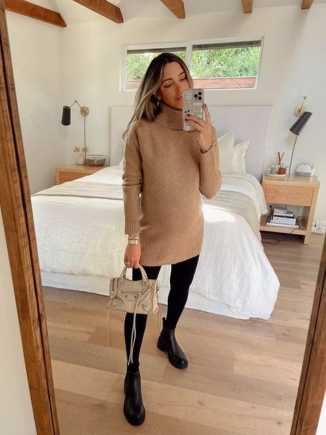 Chelsea Boots Outfit Maternity, Shein Maternity Outfits Winter, New Year’s Eve Pregnancy Outfit, 2022 Maternity Outfits, Pregnant Working Outfit, Snow Maternity Outfits, Layered Maternity Outfits, Business Casual Maternity Outfits Winter, Maternity Brunch Outfit Winter