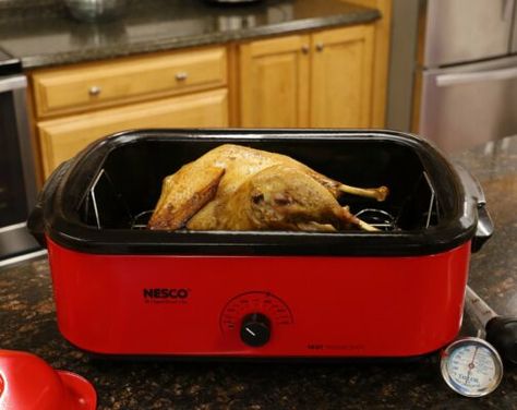 Nesco Roaster Oven, Turkey In Electric Roaster, Roaster Oven Recipes, Roaster Recipes, Turkey Cooking Times, Turkey In Roaster, Electric Roaster, Roast Turkey Recipes, Fresh Turkey