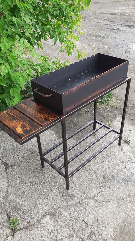 Fabrikasi Logam, Barbeque Grill Design, Rooftop Restaurant Design, Iron Furniture Design, Brick Bbq, Barbecue Design, Diy Grill, Welded Furniture, Diy Bbq