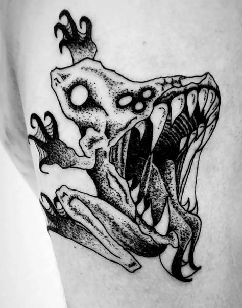 Creepy Pretty Tattoo, Severed Arm Reference, Plur Tattoo Ideas, Gothic Filler Tattoo, Oddity Tattoo Ideas, Spooky Nature Tattoo, Est 2000 Tattoo Ideas, Creepy Nature Tattoo, Hayna Mask Tattoo