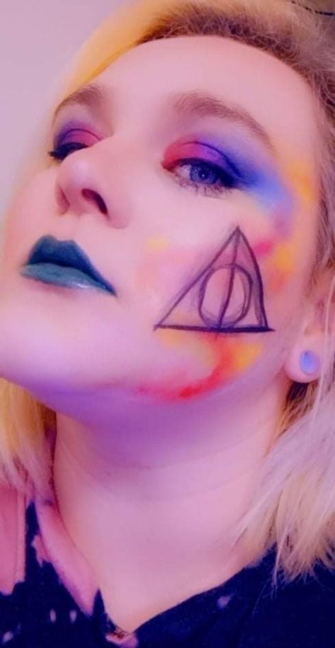 Harry Potter inspired makeup look Harry Potter Face Paint, Harry Potter Face, Makeup Board, Inspired Makeup, Facepaint, Deathly Hallows, Ravenclaw, Face Painting, Makeup Inspiration