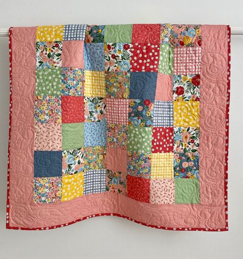 Quilted Baby Blanket Girl, Easy Baby Girl Quilts, Girls Patchwork Quilt, Keepsake Quilt, Simple Quilts, Modern Baby Girl, Picnic Quilt, Quilt Studio, Modern Patchwork