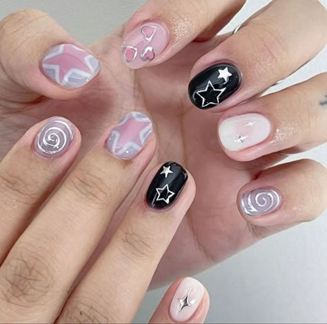 Star Nail Designs, Kutek Disney, Fake Nails Designs, Hippie Nails, Desain Quilling, Hello Nails, Punk Nails, Grunge Nails, Blush Nails