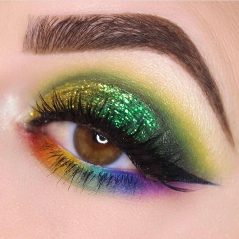 We’re obsessed with sweet @andeedoll’s rainbow eyes featuring #sugarpill Love+, Flamepoint, Buttercupcake, Afterparty, Midori, and Acidberry eyeshadows and @litcosmetics Liberache and Mary Jane glitters! #pride #rainbow Saint Patricks Day Makeup, Day Eye Makeup, Show Makeup, Day Makeup Looks, Rainbow Eyes, Sugarpill Cosmetics, Pride Makeup, Face Paint Makeup, Rave Makeup