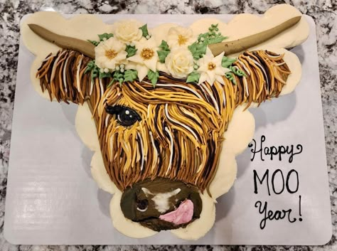 Highland Cow Pull Apart Cupcake Cake, Pull Apart Cow Cupcakes, Highland Cow Cupcake Cake, Highland Cow Pull Apart Cupcake, Highland Cow Cookie Cake, Cow And Sunflower Cake, Cow Pull Apart Cupcake Cake, Highland Cow Sheet Cake, Cow Sheet Cake