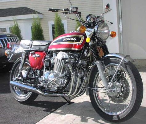 Honda Cb Series, Classic Honda Motorcycles, Cb 750 Cafe Racer, Vintage Honda Motorcycles, Honda 750, Honda Cbx, Motos Honda, Japanese Motorcycle, Honda Bikes