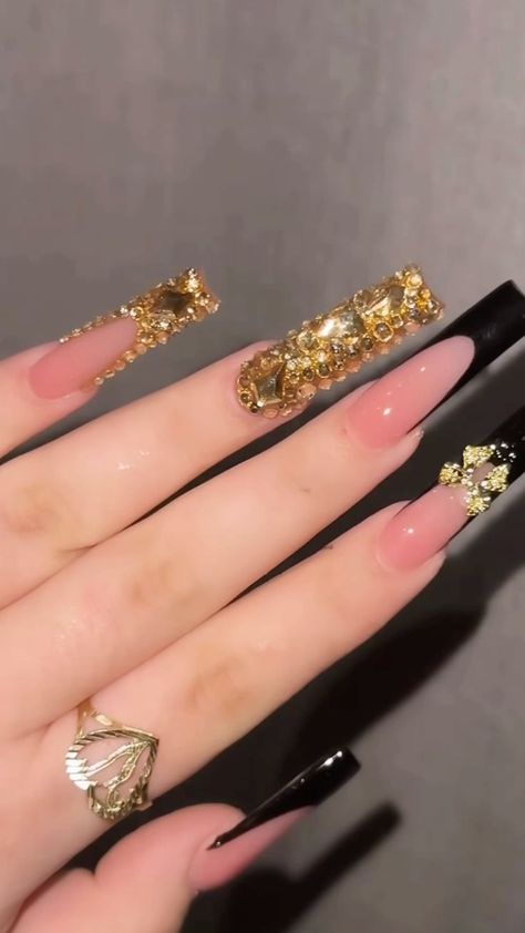 Buchonas Nails, Buchona Nails, Gold Acrylic Nails, Long Square Nails, Spring Nail Designs, Claw Nails, Brighter Days, Girly Acrylic Nails, Glow Nails